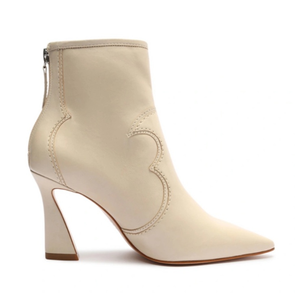 SCHUTZ Olgah Egg Shell/Cream Heeled Western Leather Ankle Boots. Size 9.